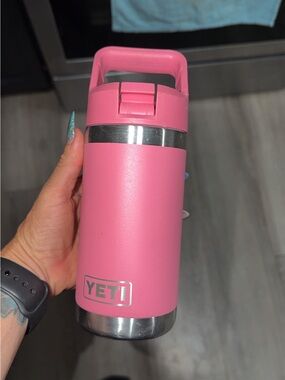 Girls pink yeti water bottle